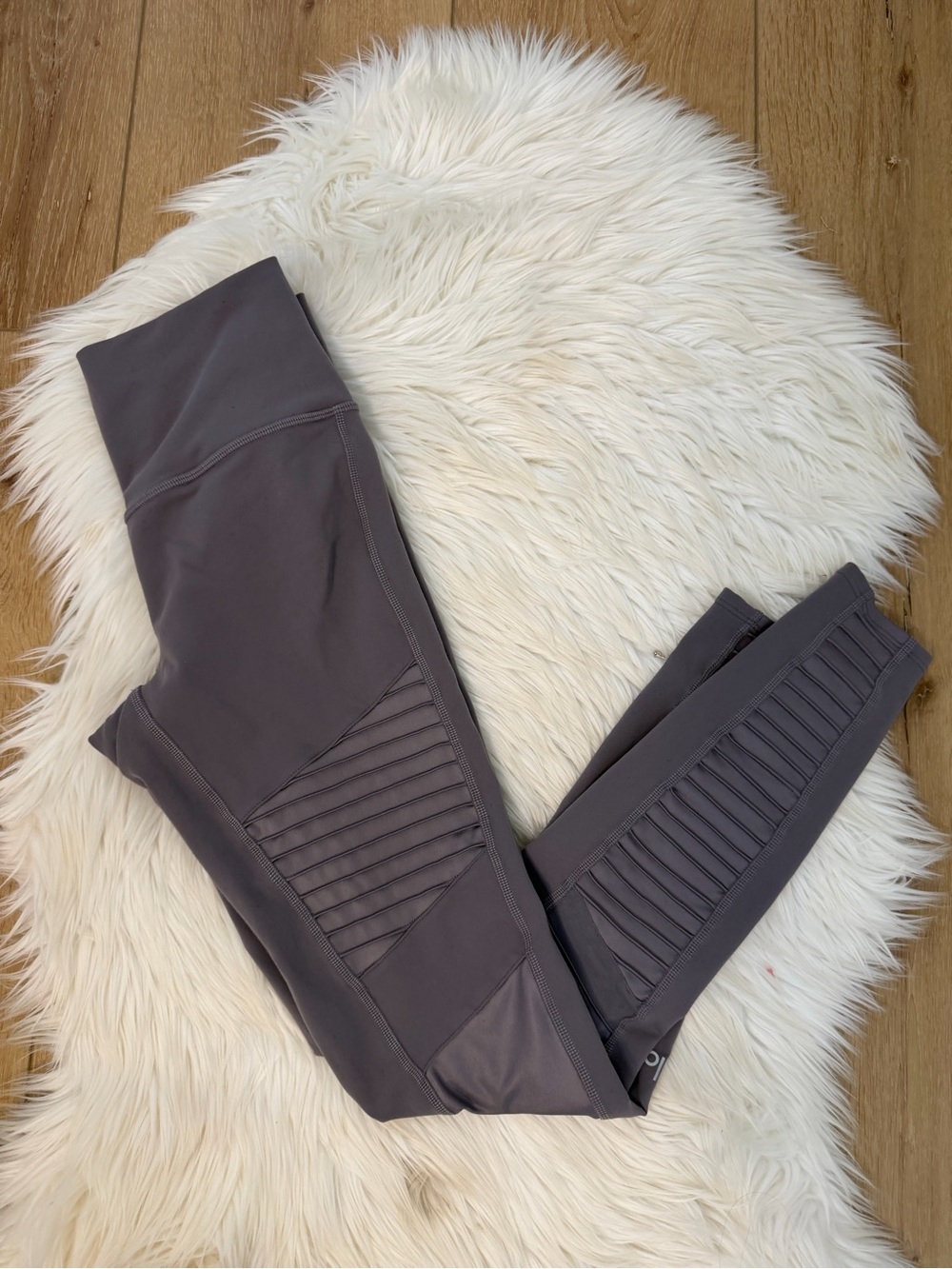 ALO Medium Gray Moto Leggings Size Medium